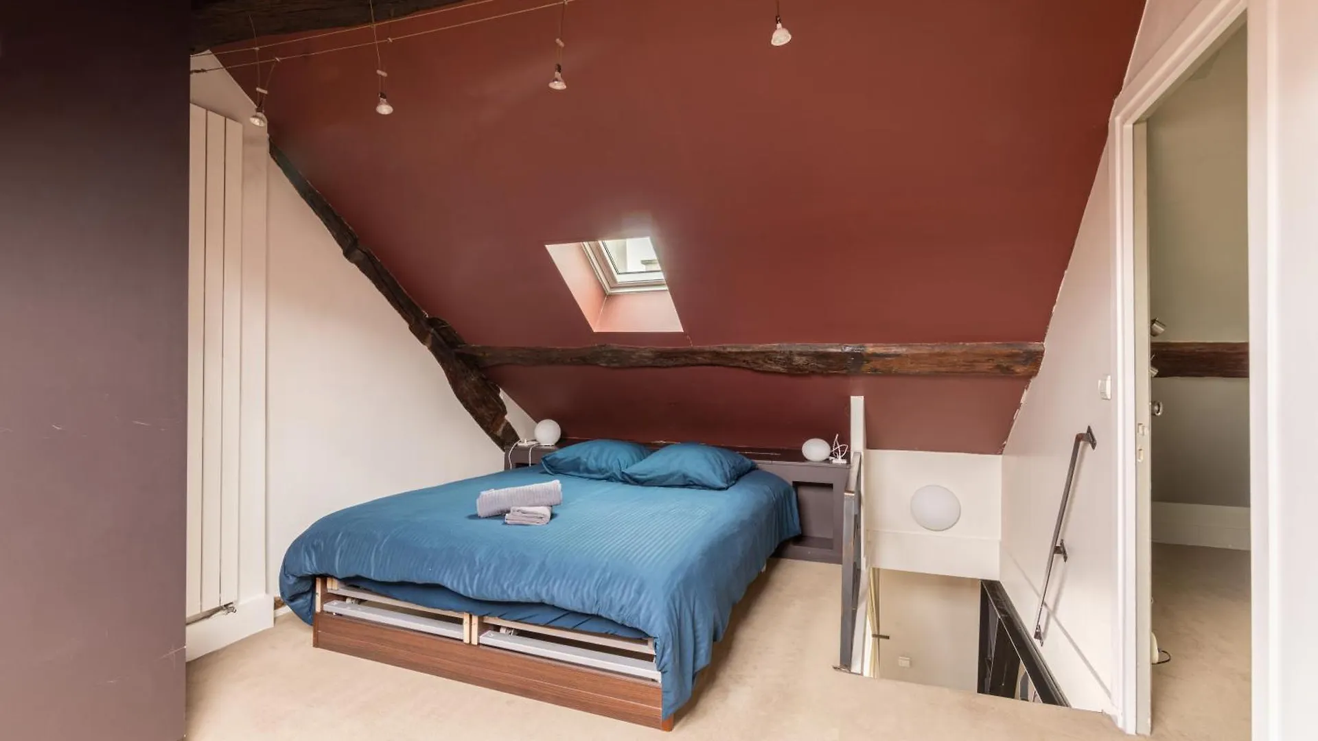 Quartier Mezzanine & 1br Le Marais Temple Free Netflix Apartment *